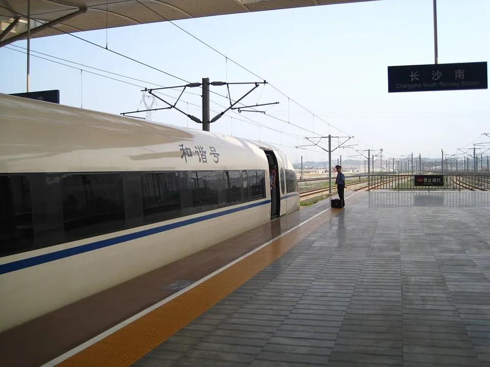 東信達攜手中國中車供應商博研，“跑”出中國新速度！
